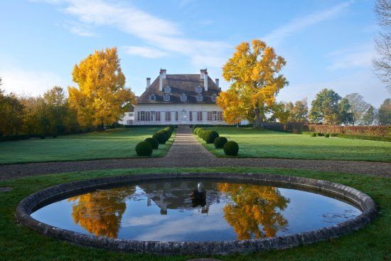 Schloss mit Park und Gartenhaus