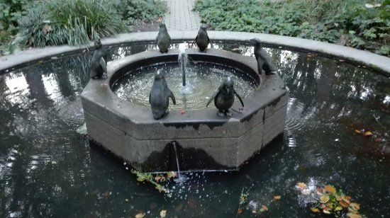 Pinguin-Brunnen