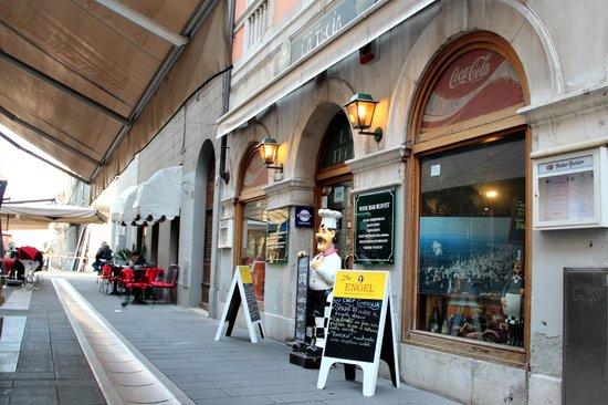 La Tecia Wine Bar E Restaurant