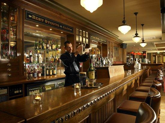 Scotts Bar & Courtyard