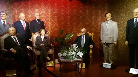 Eskisehir Buyuksehir Belediyesi Yilmaz Buyukersen Balmumu Heykeller Muzesi