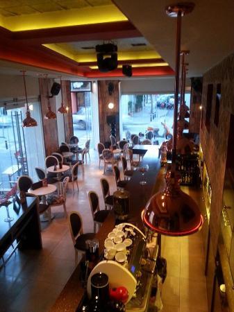 Status Central Lounge Cafe