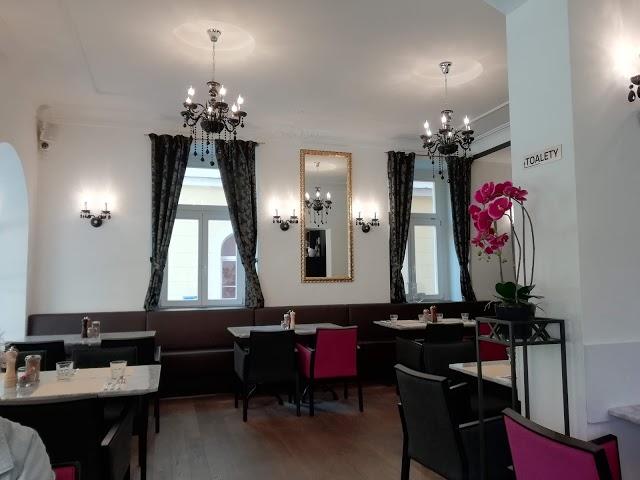 Classic Cafe Restaurant