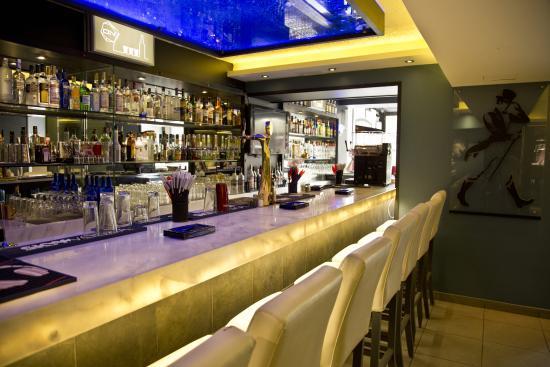 Hackmanite Bar & Lounge