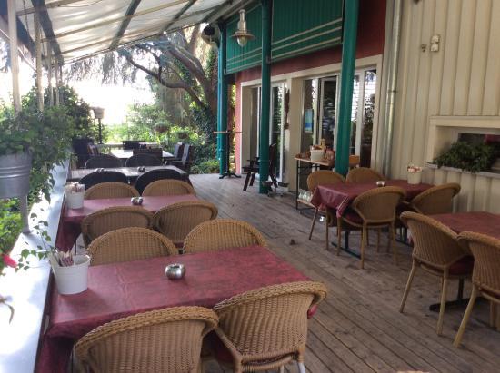 Louisiana Bar & Restaurant