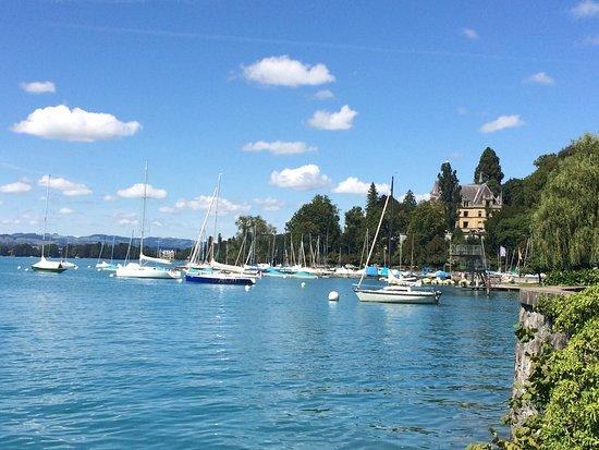 Conny's Lakeside Cafe