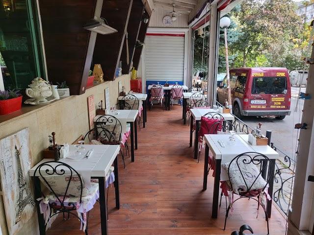 Brick Cafe bar & dinner