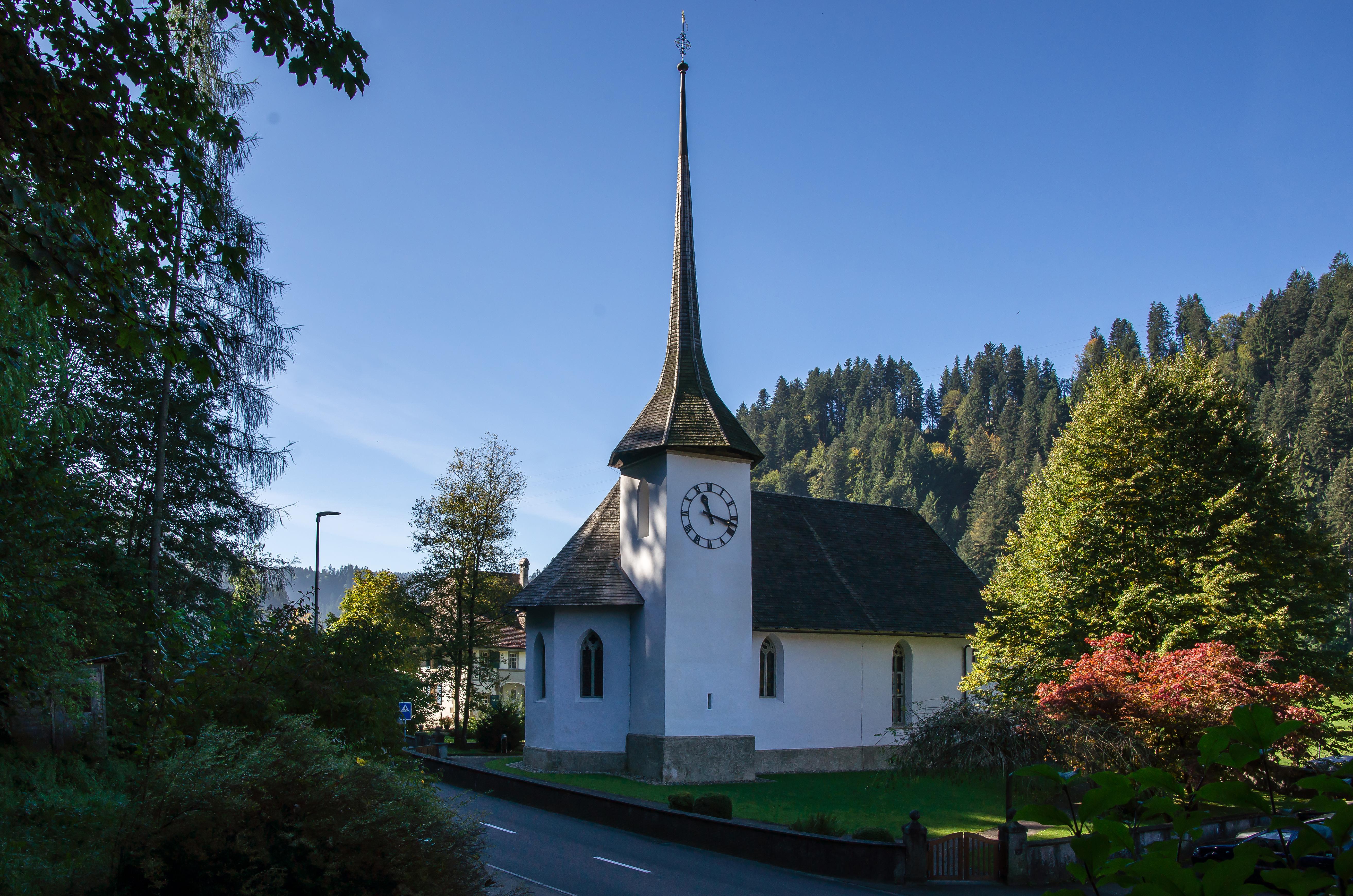 Reformierte Kirche mit Pfarrhaus