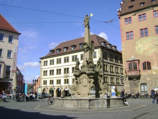 Vierröhrenbrunnen