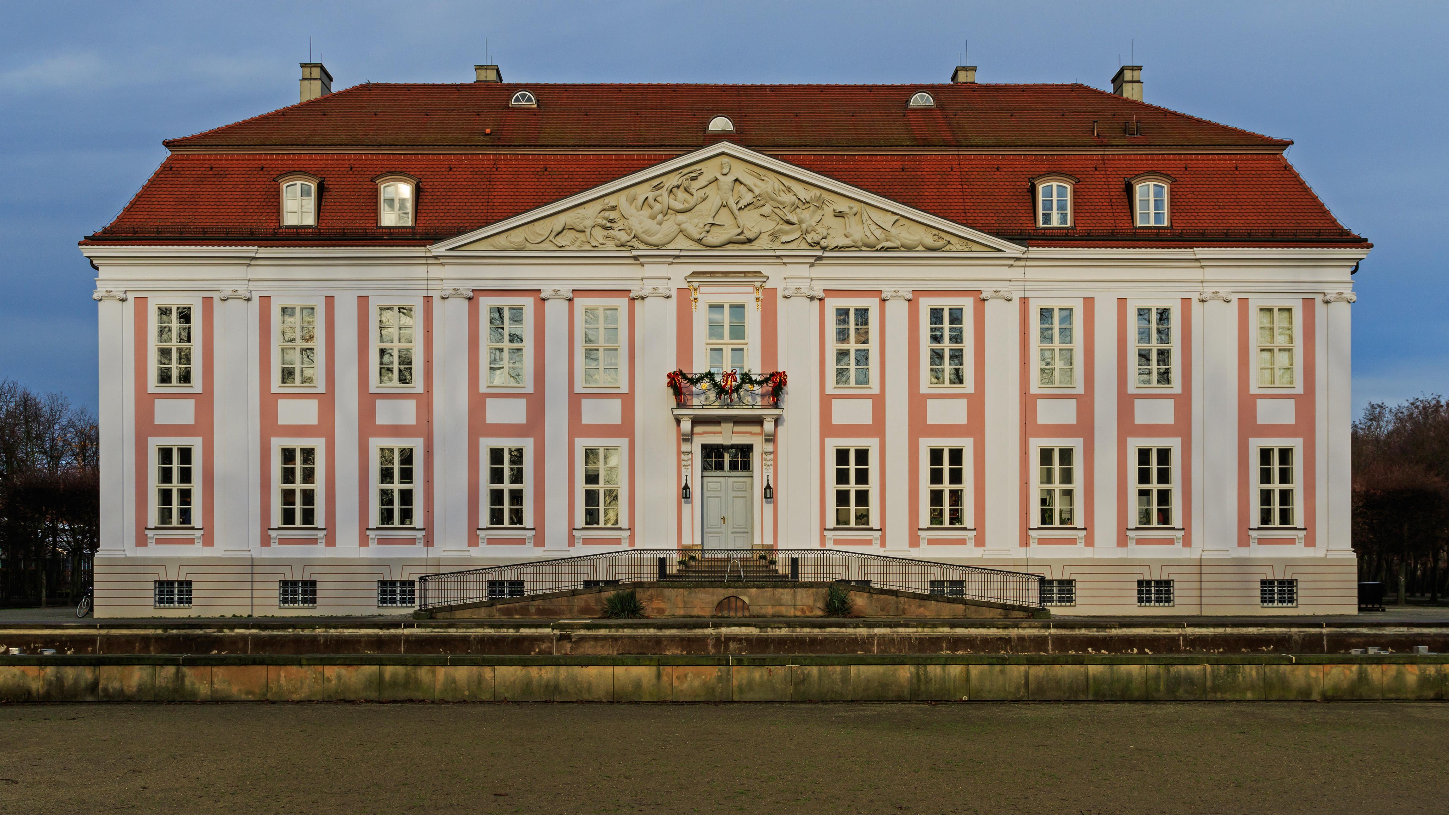 Schloss Friedrichsfelde