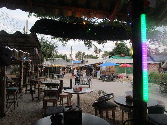 Woodstock Bar PP Village