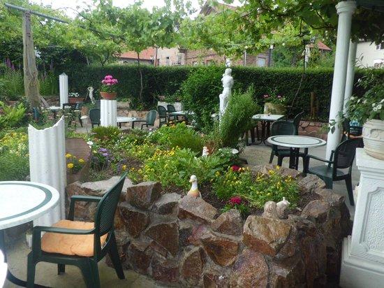 Griechisches Restaurant mit Garten Taverna Tipota