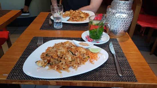Le Sawasdee Thai