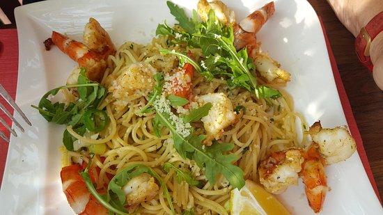 Luna Rossa Restaurant & Pizzeria