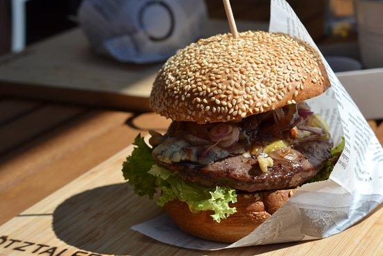 Otztalerei Cafe Burgerbar Eiswerkstatt