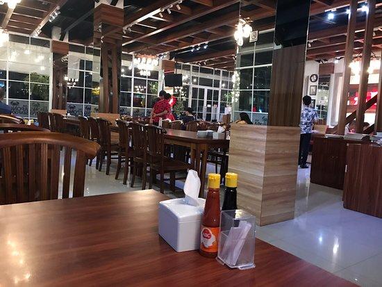 Rumah Makan Seafood Apong Bali