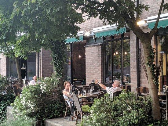 Uptown Food & Drinks