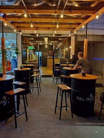 FULL TANK Restaurant & Cafe