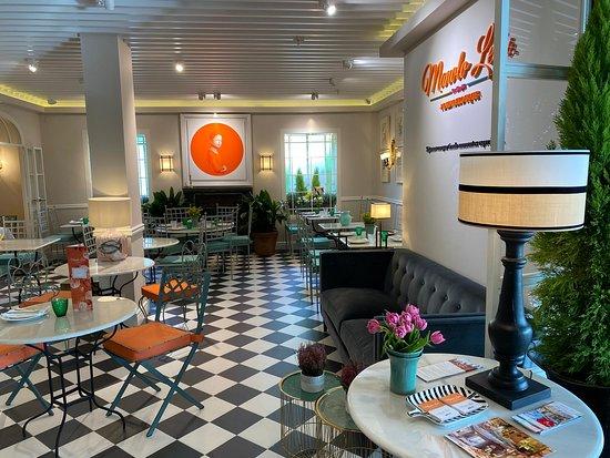 Manolo Leon Plaza del Duque