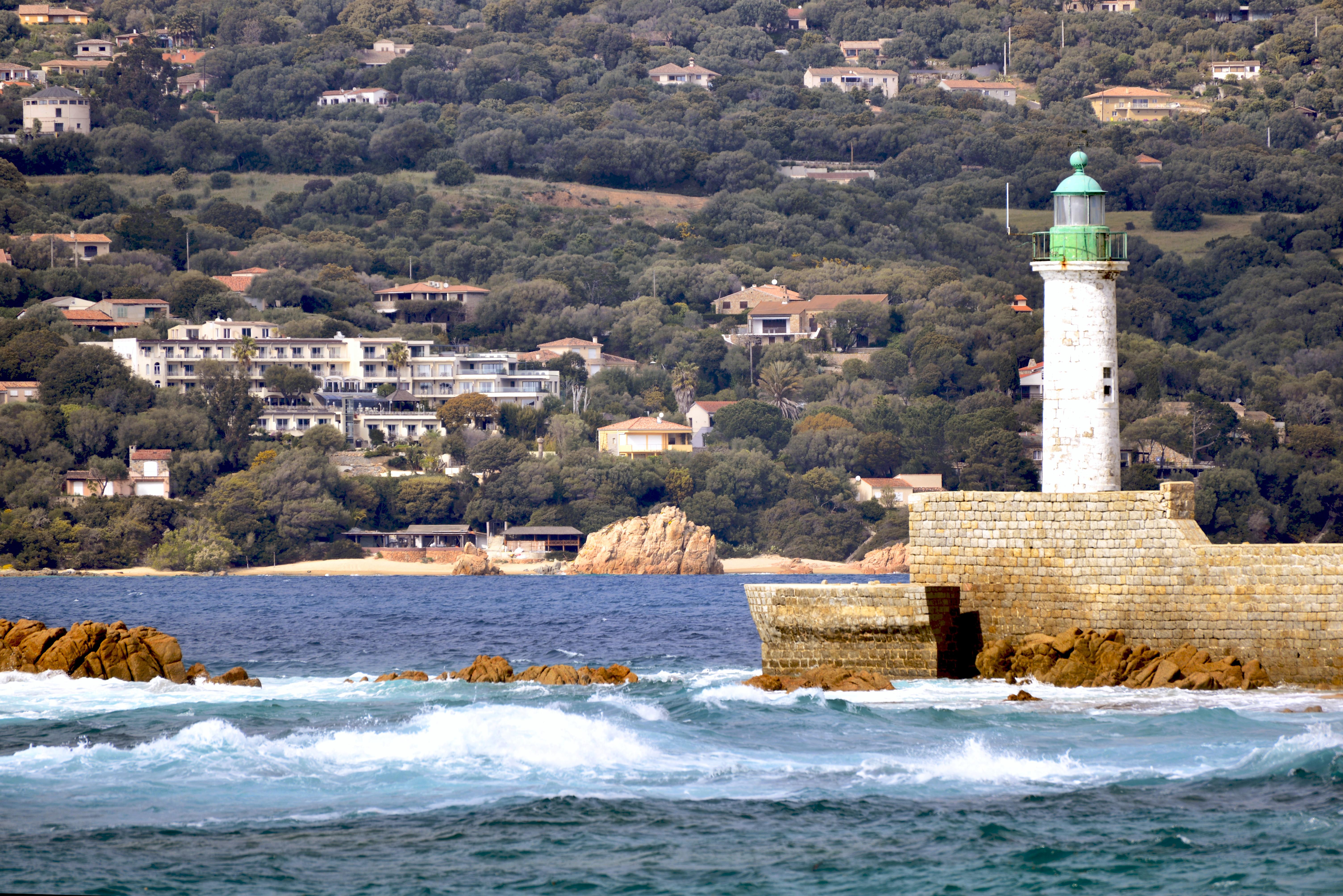 Scogliu Longu Lighthouse