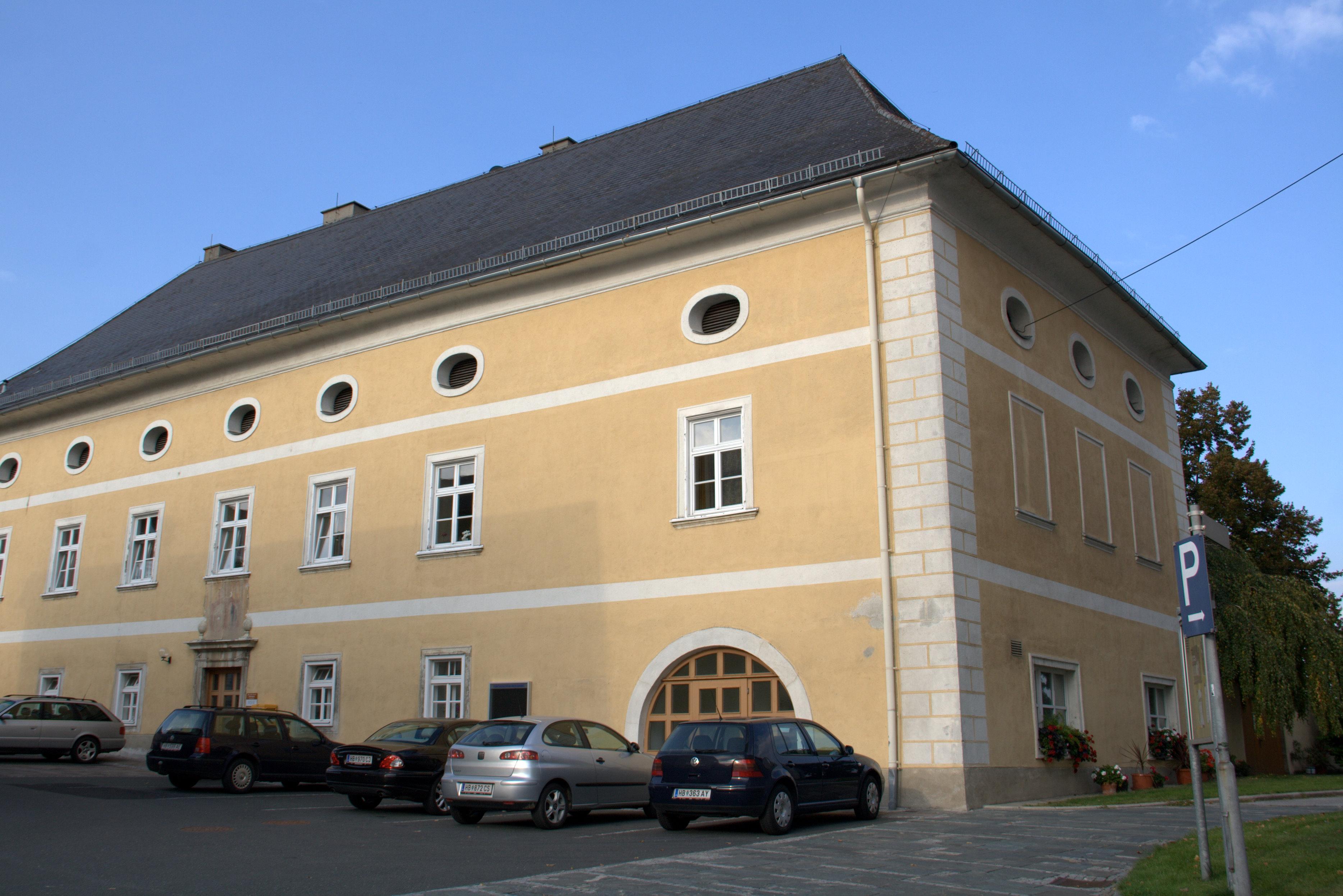 Pfarrhof und Teil der Stadtmauer