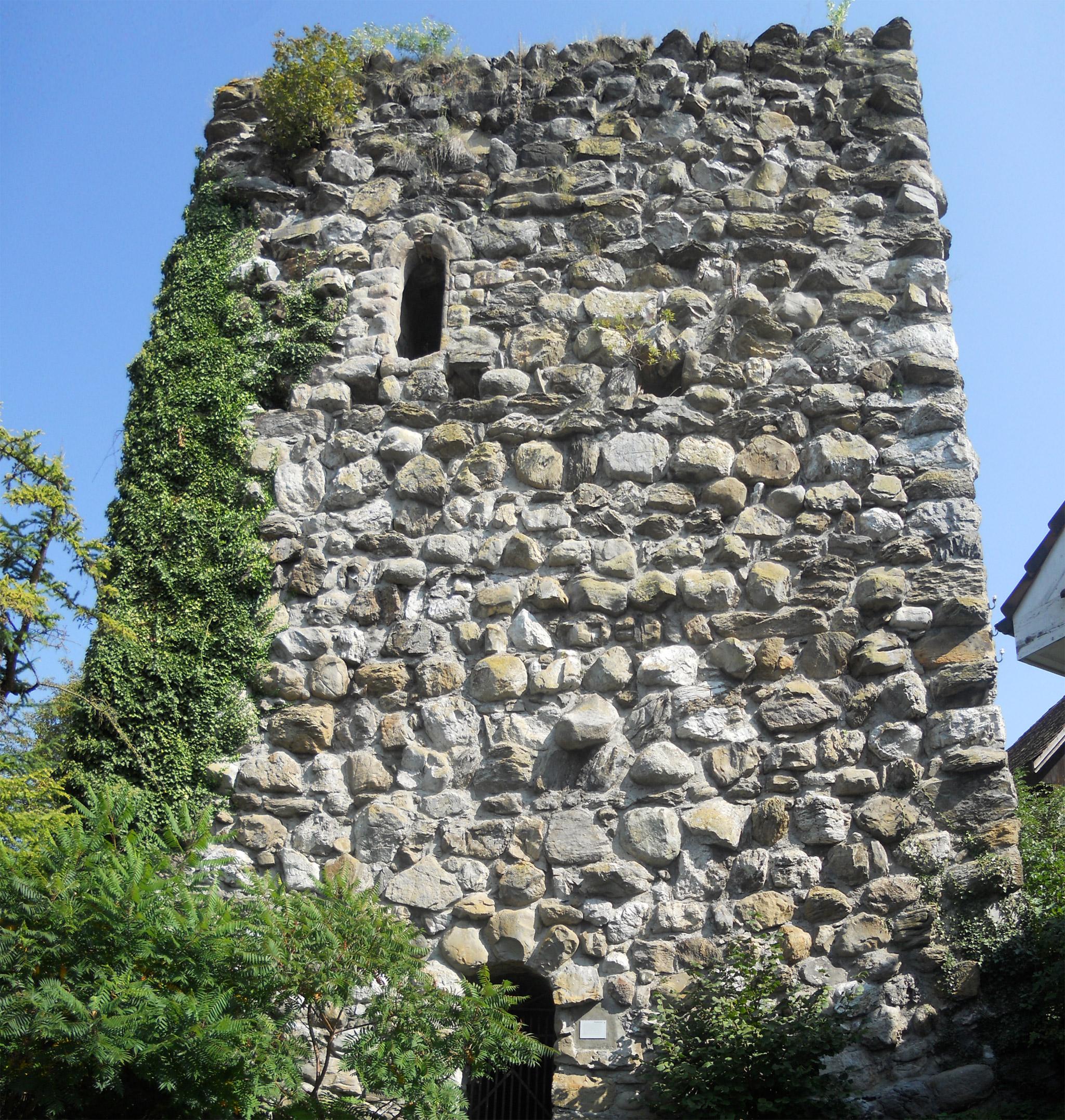 Megalithturm