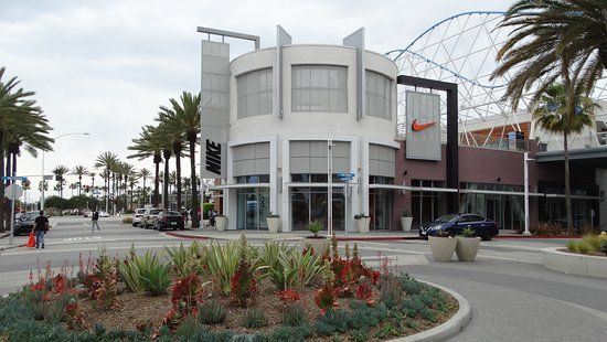 THE PIKE am Rainbow Harbor