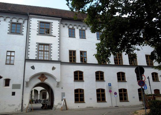 Museen im Antonierhaus