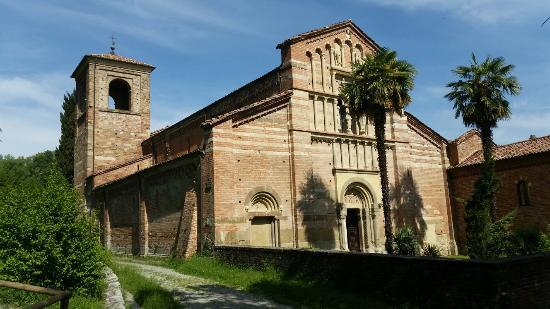 Abbazia di Santa Maria di Vezzolano