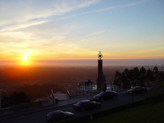 Monumento ao Emigrante