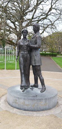 Rose of Tralee Monument