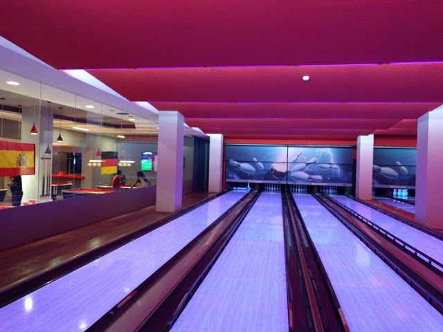 Red Games Bowling Alley