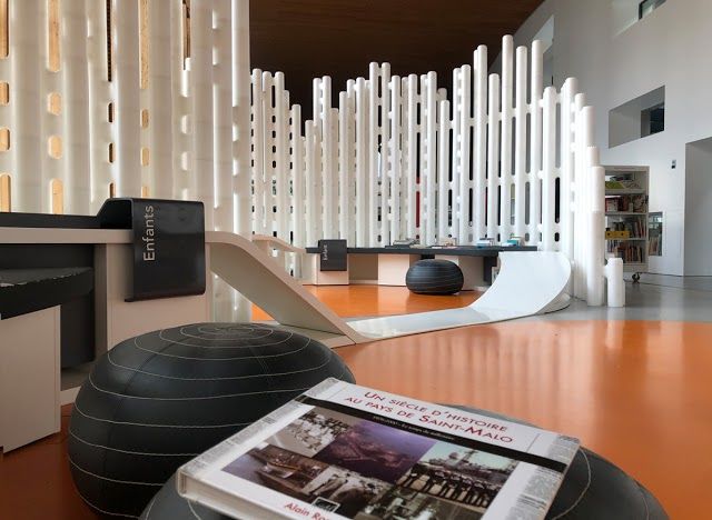 La Grande Passerelle Cultural Centre