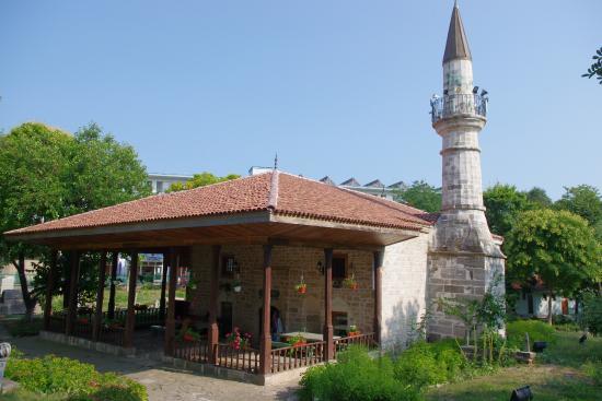 Moscheea Esmahan Sultan