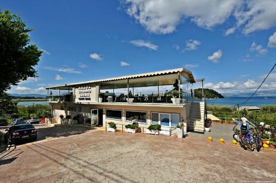 Nisos Restaurant Cafe Bar