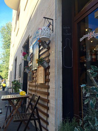 Gustando e degustando