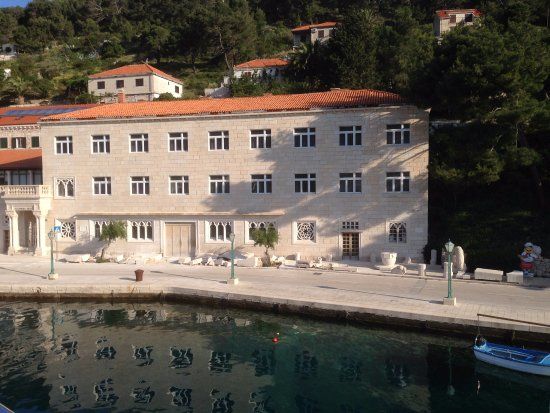 Pucišca Stonemasonry School