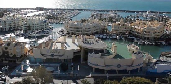 Centro Comercial Puerto Marina