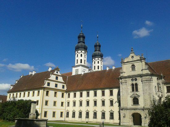 Prämonstratenserstift St. Peter und Paul