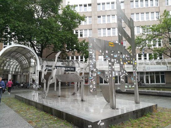 Bertha-von-Suttner-Platz