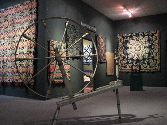 The National Museum of the American Coverlet