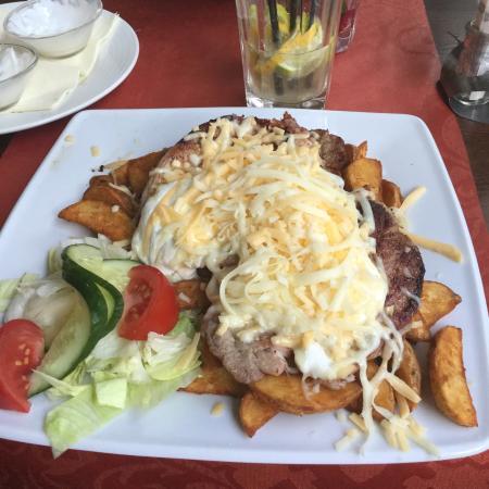 Rizzo Etterem Es Pizzeria