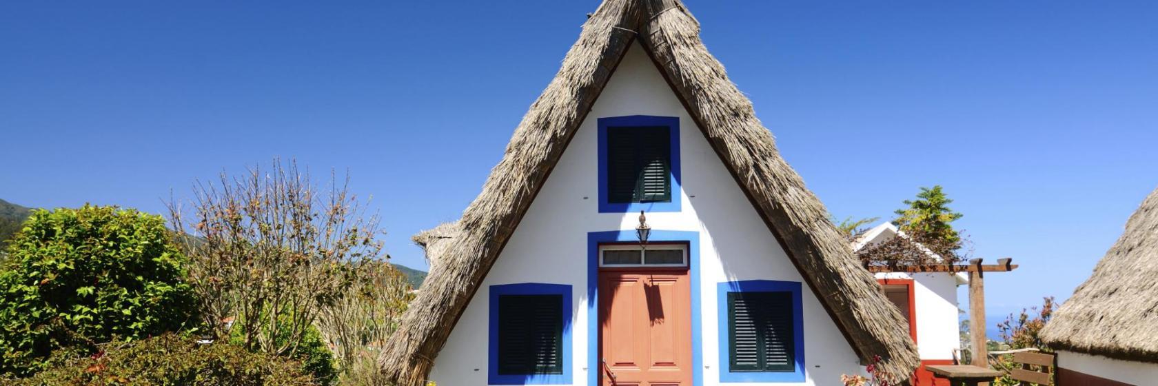 Traditionelle Strohhauser Santana