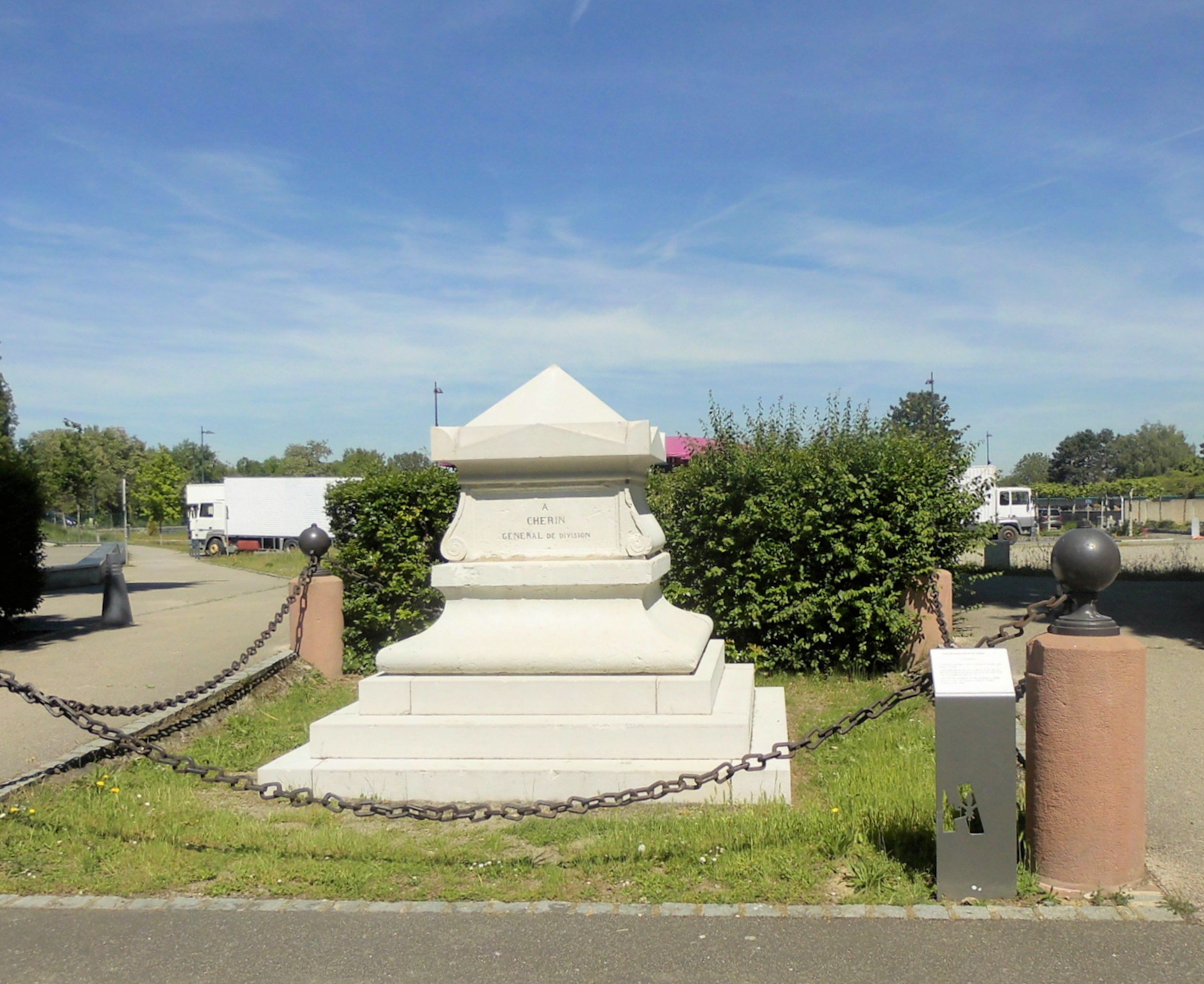 Monument du General Cherin