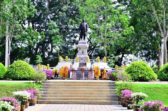 Phraya Ratsadanu Pradit Mahisorn Phakdi Monument