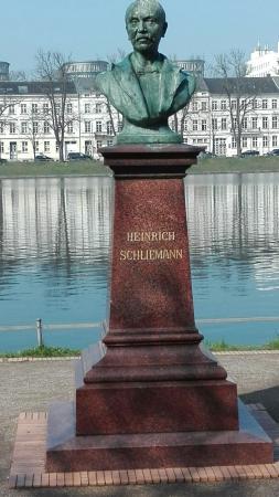 Heinrich Schliemann-Denkmal