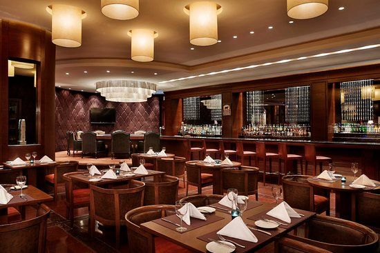 V Lounge & Restaurant