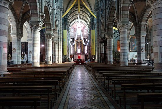 Cathédrale Notre-Dame-et-Saint-Arnoux